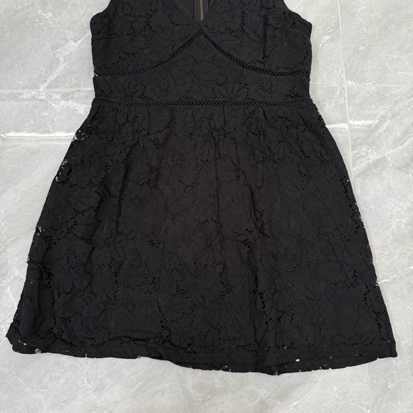 Women’s Xhilaration Target Lace V-Neck Cut Out Sleeveless Dress Size Medium - Picture 6 of 16